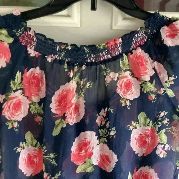 Abercrombie & Fitch Navy & Ruffle Top Blouse with Pink Floral Print Size Small - Picture 5 of 8